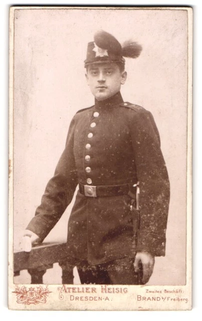 Fotografie A. Robert Heisig, Dresden, Portrait sächsischer Jäger in Uniform Rgt
