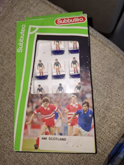 Subbuteo Ref 680 Scotland Lightweight Team Boxed.