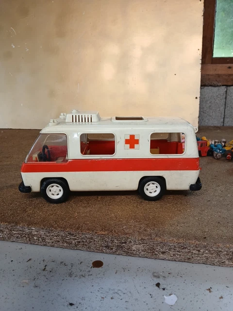 PLAYMOBIL N°3456 AMBULANCE. °1 EUR 42,00 - FR