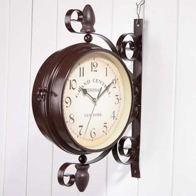 Orologio da parete bifacciale di ispirazione vintage stazione ferroviaria con de
