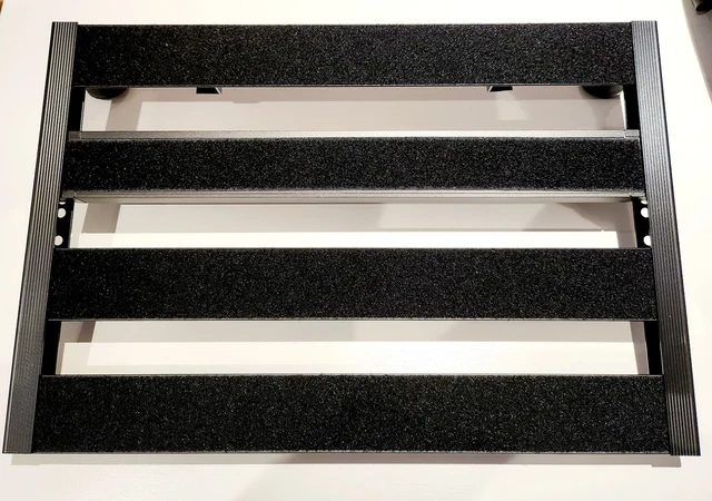 Palmer Pedalbay 40 PB Pedal Board with WTBP40 Powerbar Installed