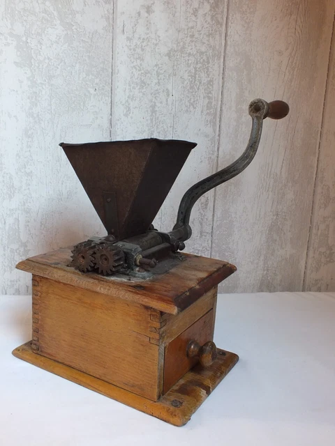 ANCIEN BEAU MOULIN à café de comptoir - 19ème - bon état EUR 350,00 ANCIEN BEAU MOULIN à café de comptoir - 19ème - bon état EUR 350,00