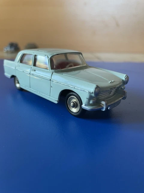 Dinky Toys 553 – Peugeot 404 Bleu Ciel – Dans Sa Boîte D'origine – France