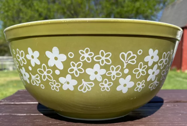 PYREX Flower Daisy Olive Green Bowl Ovenware 40 1/2 Qt 29 VGVC