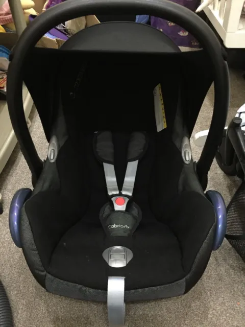 Maxi-Cosi CabrioFix Group 0+ Infant Car Seat (Black Reflection)