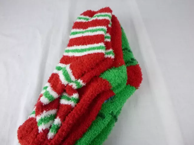 3 Pr Fuzzy Christmas Themed Socks NOS Vtg Green Red Christmas lights 3