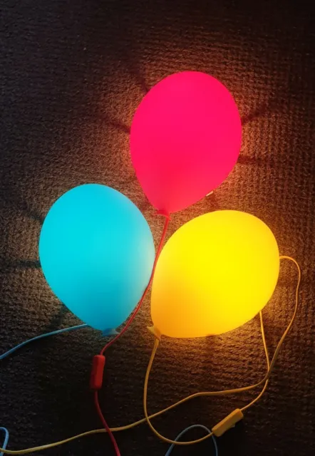 Lámparas de luz de pared con globos rojos azules amarillos IKEA Dromminge