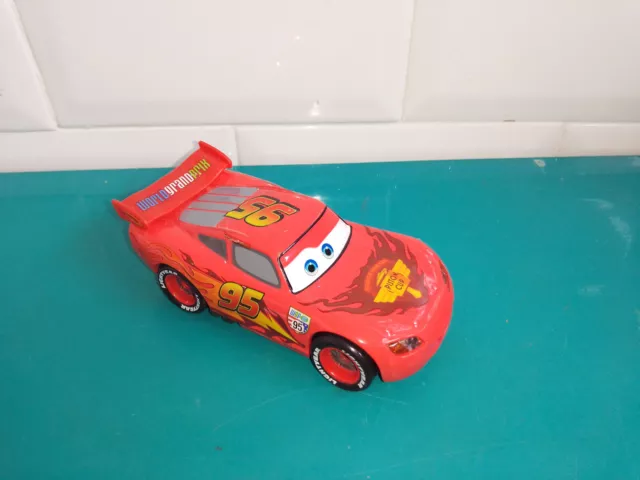 Peluche Flash McQueen Cars Disney Nicotoy voiture rouge 27 cm - Peluches/ Peluches Disney - La Boutique Disney