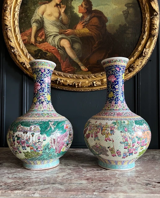PAIRE DE VASES EN PORCELAINE DE CHINE, CANTON - FAMILLE ROSE - XXe