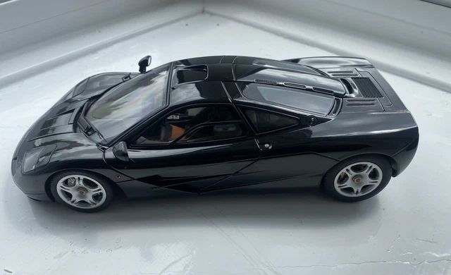 AUTOart McLAREN F1signature 76003 1/18