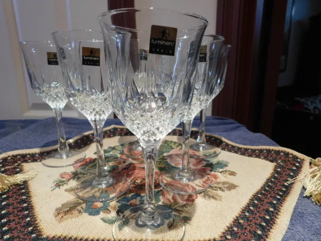 Straight from china cabinet never been used 6 beautiful Luminarc crystal glasses