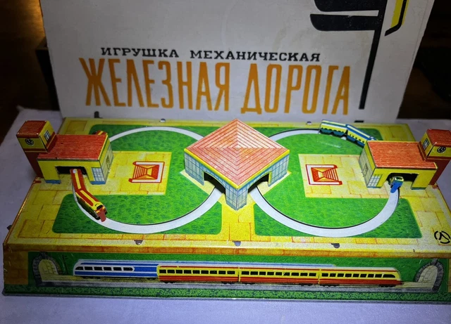 Russian Mini Train VTG RUSSIAN WIND up Mini Train Track toy Aopota Tin Litho 50s Metal ...