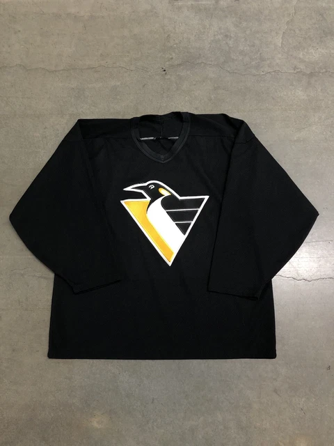 Vintage 90’s Pittsburgh Penguins CCM Blank Practice Hockey Jersey Men’s M-L Vintage 90’s Pittsburgh Penguins CCM Blank Practice Hockey Jersey Men’s M-L