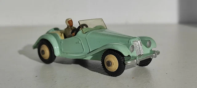 DINKY TOYS N° 102 MG Midget Sport Avec Pilote Meccano England PARFAIT