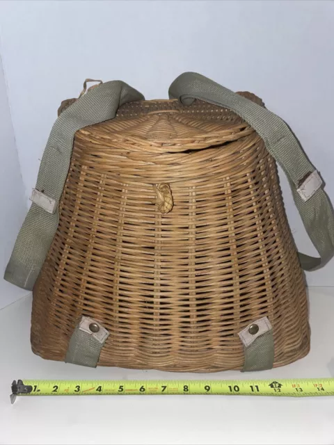 Vintage Wicker Fishing Creel Basket Lid & Strap Wood Fish Cabin Cottage  Decor 9