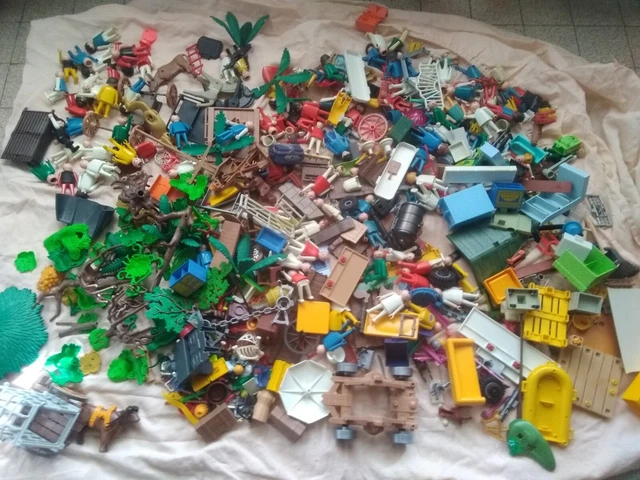 GROS LOT VRAC Murs, Barrières, Végétaux + 2 Chevaux Playmobil EUR 8
