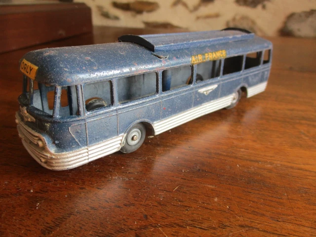 Miniature car Chausson AP52, en étain 1/220e