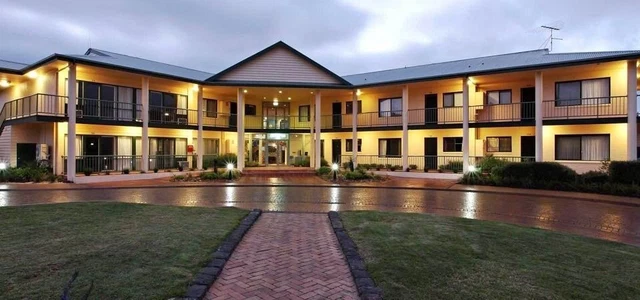 Christmas Holiday Accommodation in Nepean Country Club Rosebud