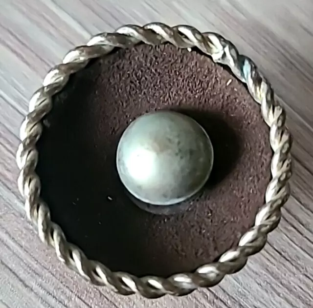 Bouton ancien Art de Paris ?  métal argenté et revetement marron 29mm 5,70g