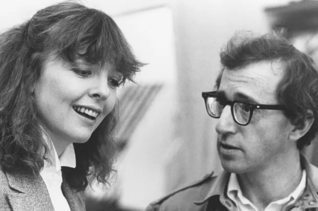 Manhattan Diane Keaton Woody Allen 24X18 Poster