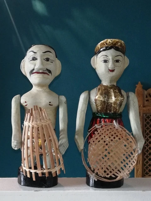 Lot De 3 Marionnettes Anciennes – Têtes En Bois Sculpté Et Peint