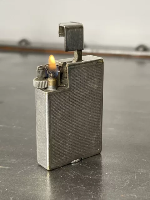 ANTIQUE Alfred Dunhill Savory briquet essence moteur tourné Silver Barley Patter