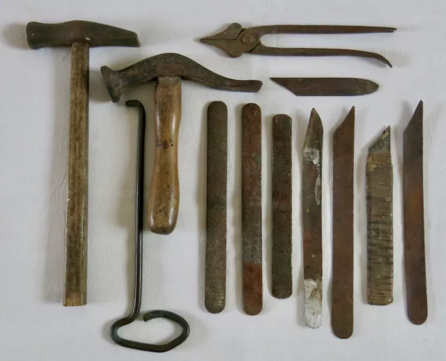 CORDONNIER, lot ancien outil cordonnier, bourrelier, marteau, rape, couteau,cuir