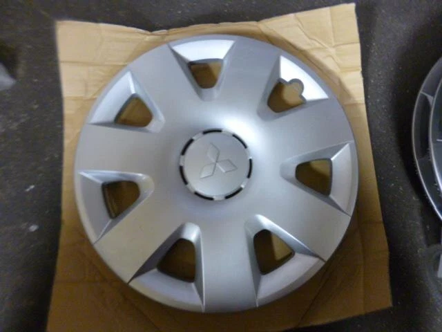 MITSUBISHI Delica D5 DBA-CV5W Wheel Cover [Used] [PA67192377]