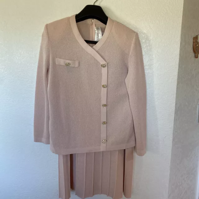 Castleberry Women’s Light Pink 2PC Sweater w/Deco Buttons & Skirt Suit Set Sz 10