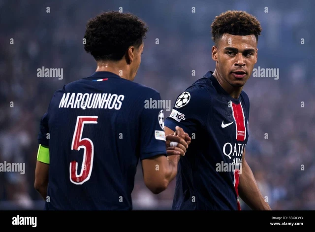 PSG Boutique: Votre Maillot Third 23/24 avec flocage LDC