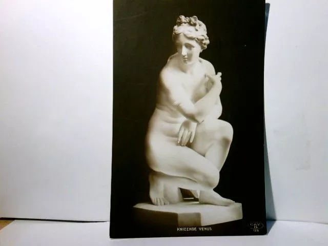 Knieende Venus. Skulptur. Alte Ansichtskarte / Postkarte / Kunstkarte s/w, ungel