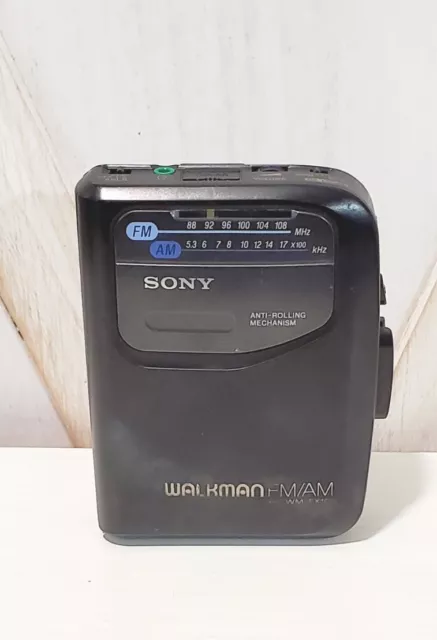 Sony Walkman WM-FX101 FM/AM Radio Cassette Tape Player W/ Belt Clip Tested Works