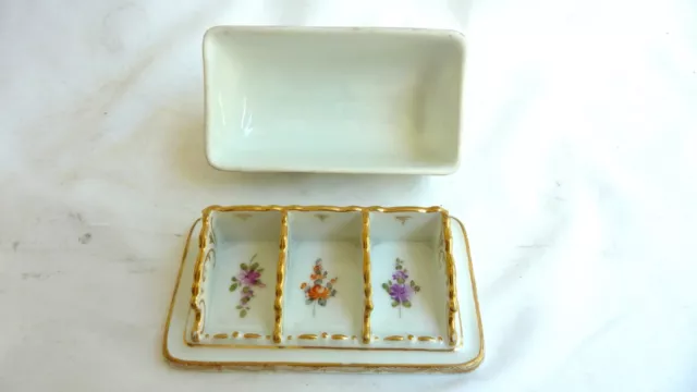 Boite à Timbre en Porcelaine fine de Saxe Décor Peint à la main