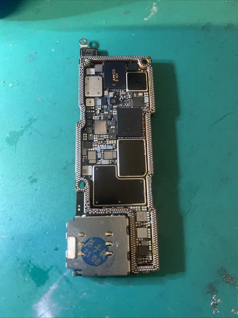 Lot De 11 Cartes Mères IPhone 4S – Pour Pièces – Modèle A1687, 16Go, IOS – État Variable