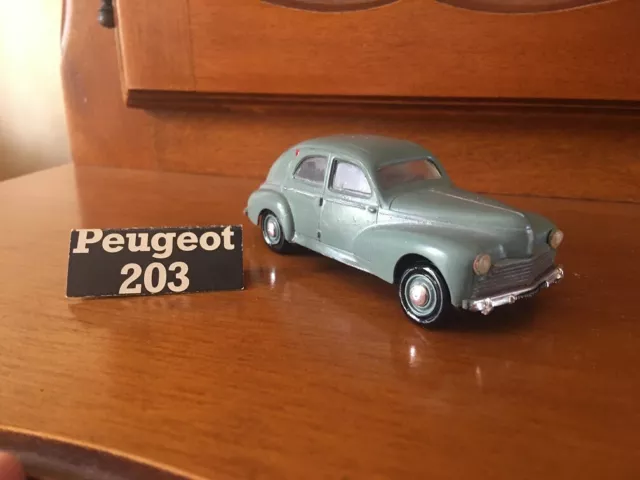 Ancienne maquette voiture, Peugeot 403, Heller, 1/43, ref. 161, neuf