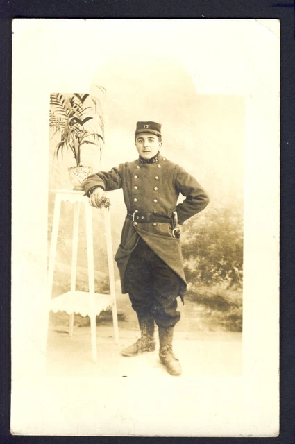 Carte Postale Photo RPPC MILITAIRE SOLDAT en UNIFORME du 17ème Régiment