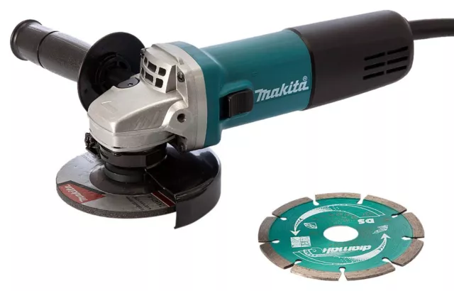 Makita 9557NBRX1 240 V 115 mm Angle Grinder Complete with Diamond Blade