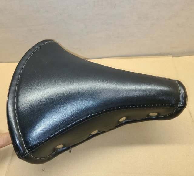 NICE SCHWINN APPROVED BICYCLE SEAT GENUINE LEATHER LINED SUBURBAN 1970's NICE SCHWINN APPROVED BICYCLE SEAT GENUINE LEATHER LINED SUBURBAN 1970's