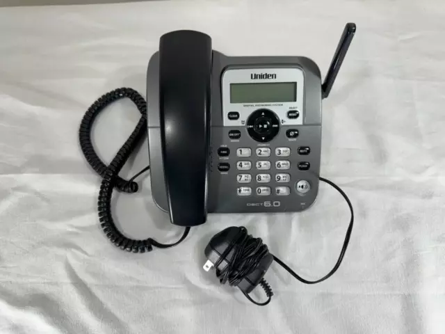 Uniden DECT6.0 Digital Phone Answering System - DECT1588-3T 1588 Dect1588 Base