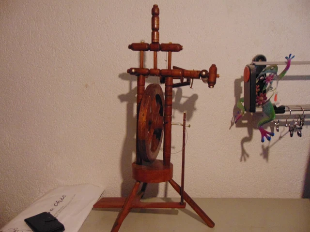 LP4) Spinnrad funktionsfähig, als Dekoration oder auch zum Gebrauch, Top zustand