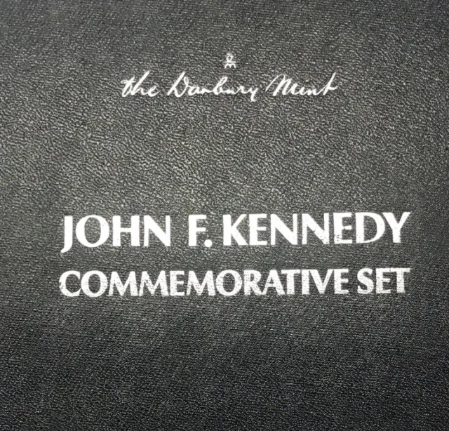 The Danbury Mint ; John F Kennedy Commemorative Coin (Medal)