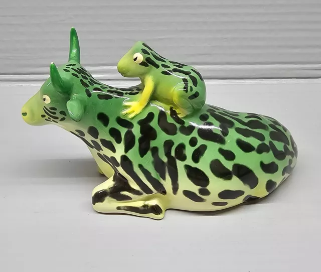 Cow Parade 2002 Mother Frog Green Ceramic Cow #9207 Collectible Figurine B 3
