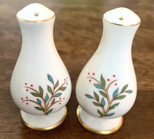 Franciscan USA FREMONT Berries & Leave on Branch Salt Pepper Shakers - EXCELLENT