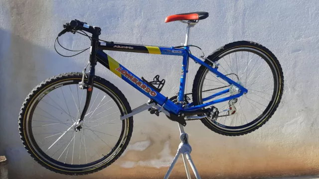Cavalletto per manutenzione bici