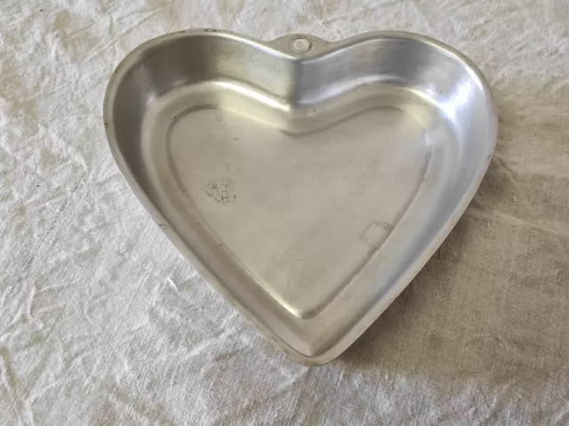 Ancien Moule à Gâteau en aluminium en forme de Cœur