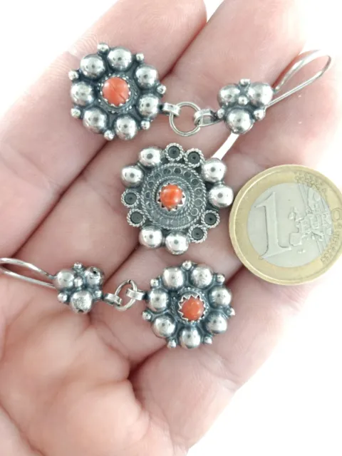 Bijoux kabyles : parure en argent 925 et incrustée de perles de corail rouge