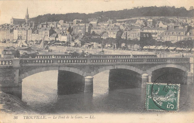 Cpa 14 Trouville Le Pont De La Gare
