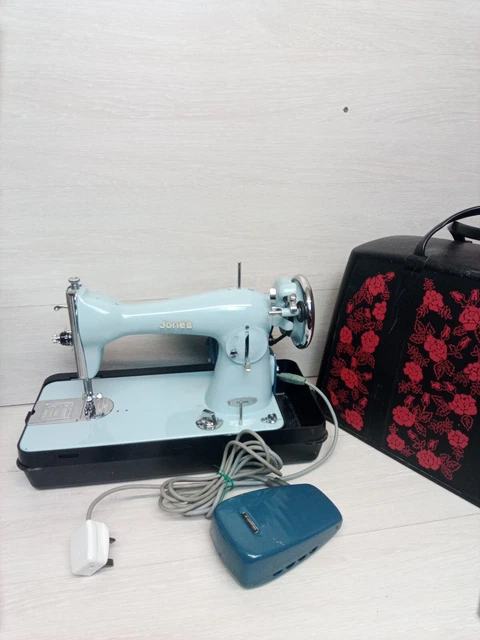 Vintage Jones Sewing Machine model D66 with Foot Pedal & Case Antique foreign. 
