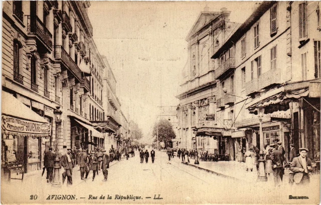 Carte Postale Ancienne Avignon - Rue De La République (84) Années 1900