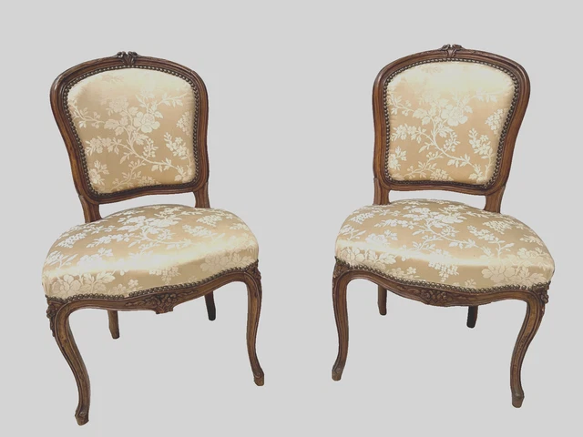 Serie De Quatre Chaises En Noyer époque XVIIIe Estampillé